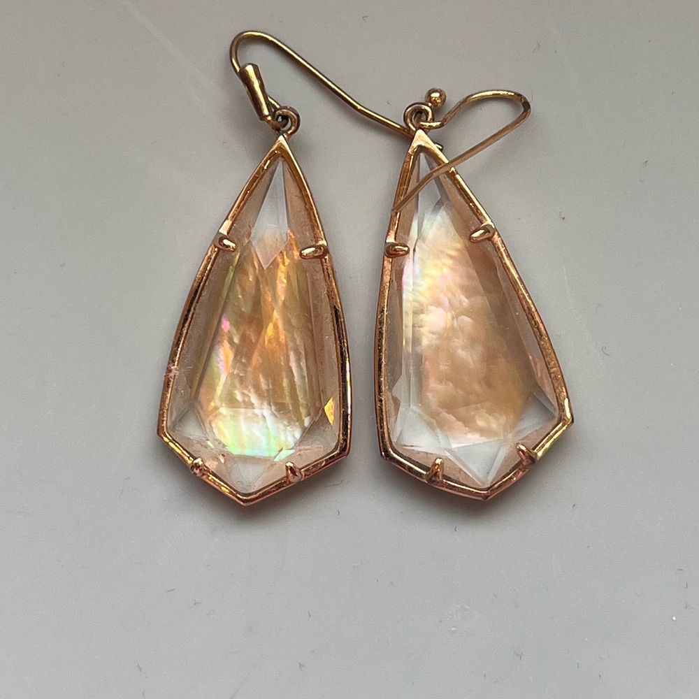 Kendra Scott rose gold tear drop dangly earrings